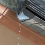 Obróbki blacharskie na wymiar – mały detal, który robi ogromną różnicę